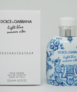 Cologne for men with fresh blue floral design, perfect for summer vibes.